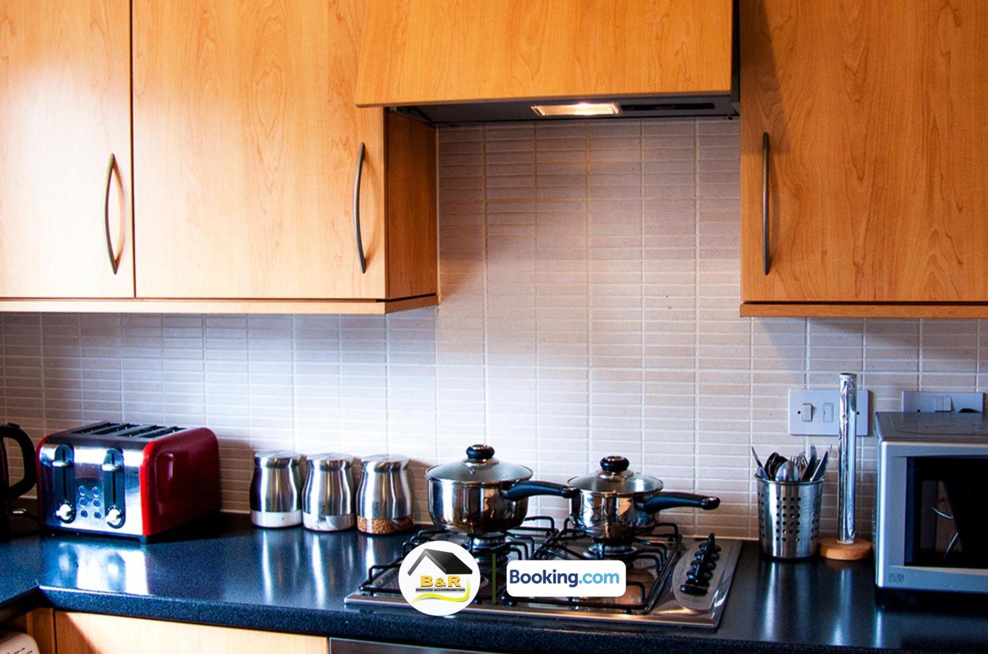 3 Bedroom House By B And R Serviced Accommodation Amesbury With Super Fast Wi-Fi 145Mbps Exteriör bild