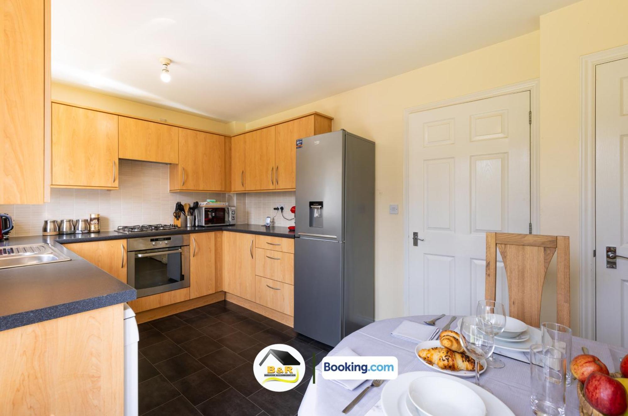 3 Bedroom House By B And R Serviced Accommodation Amesbury With Super Fast Wi-Fi 145Mbps Exteriör bild